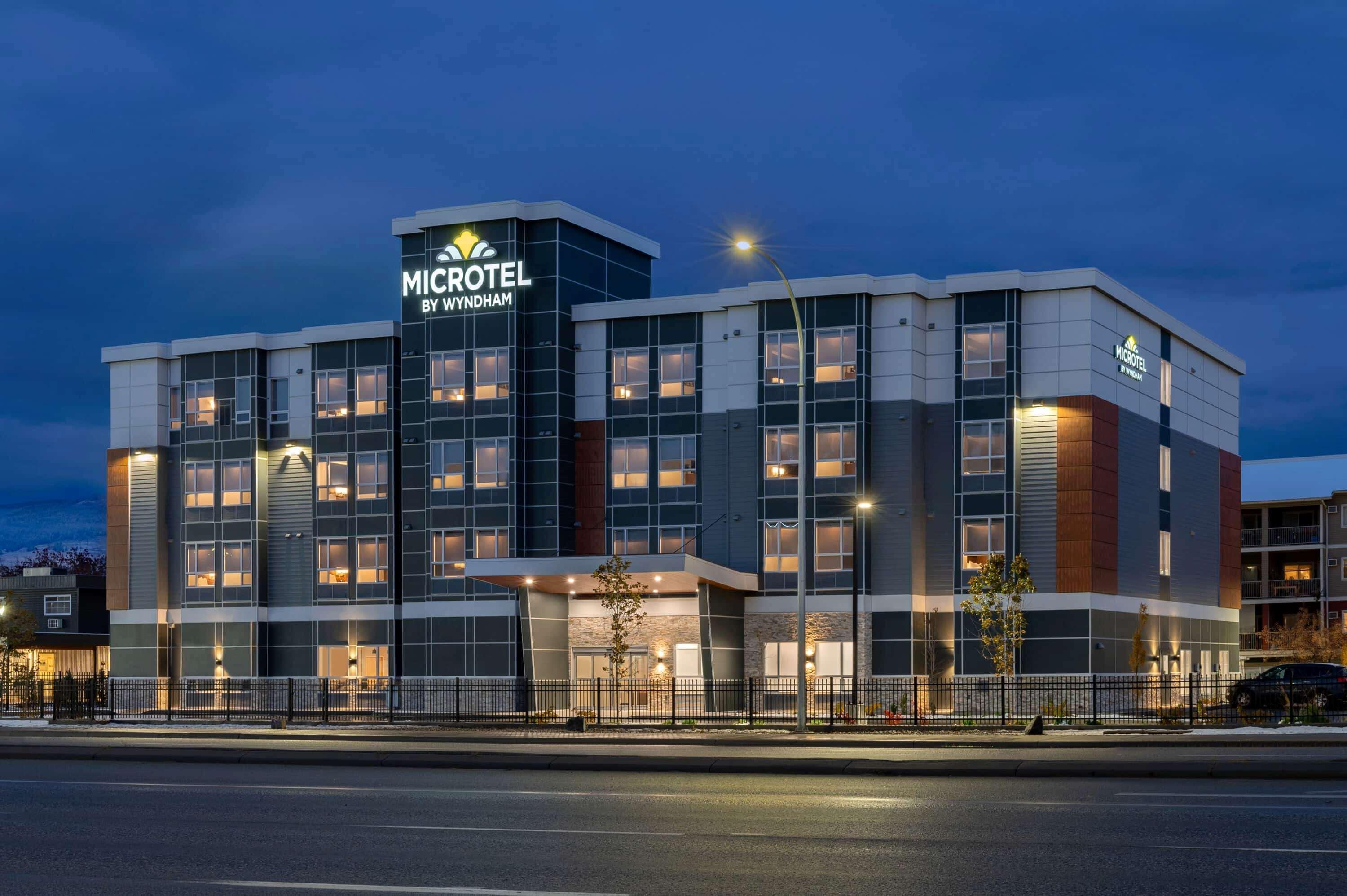 Microtel Inn & Suites By Wyndham Kelowna Kültér fotó
