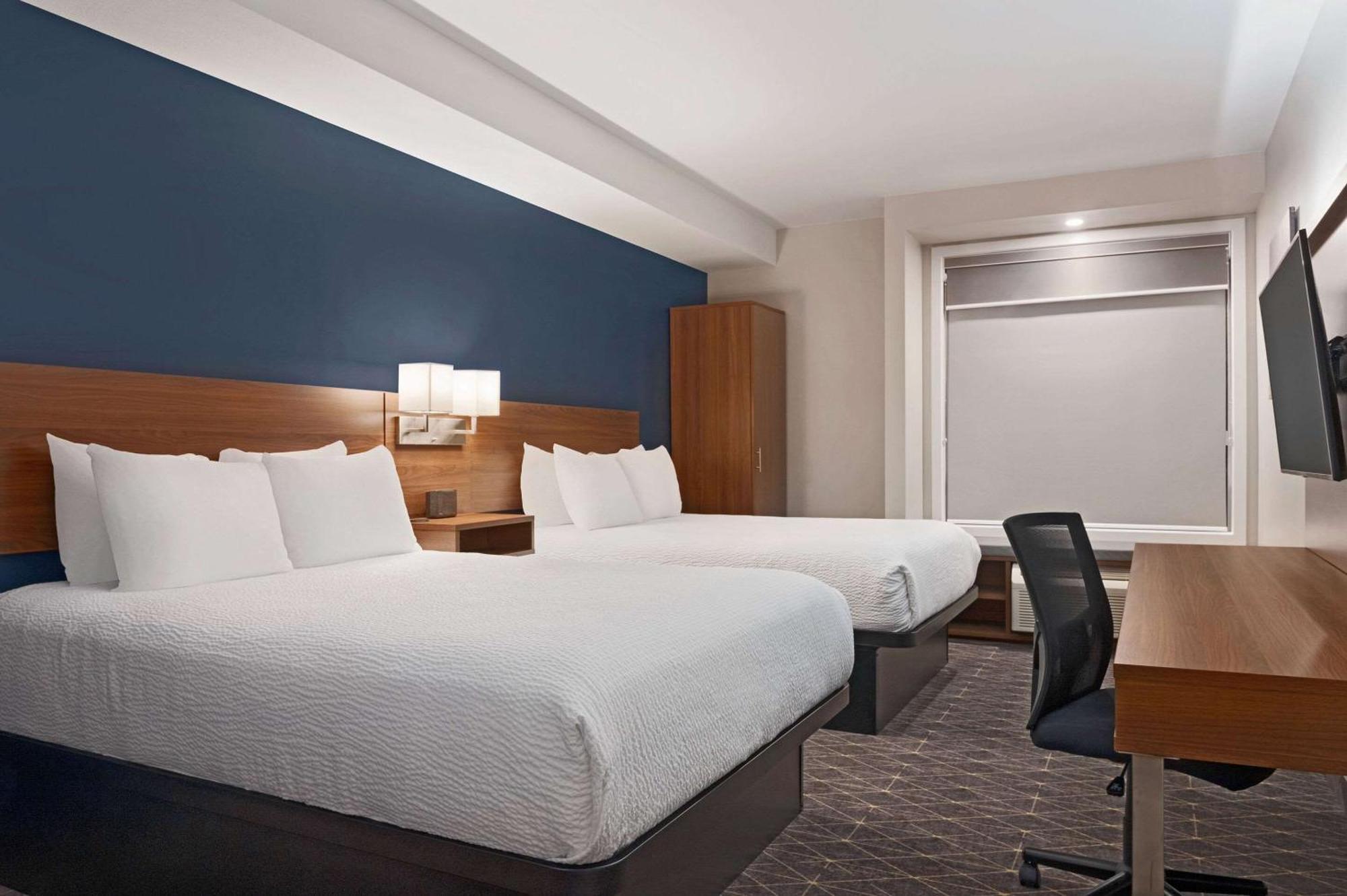 Park Inn By Radisson, Kelowna Kültér fotó