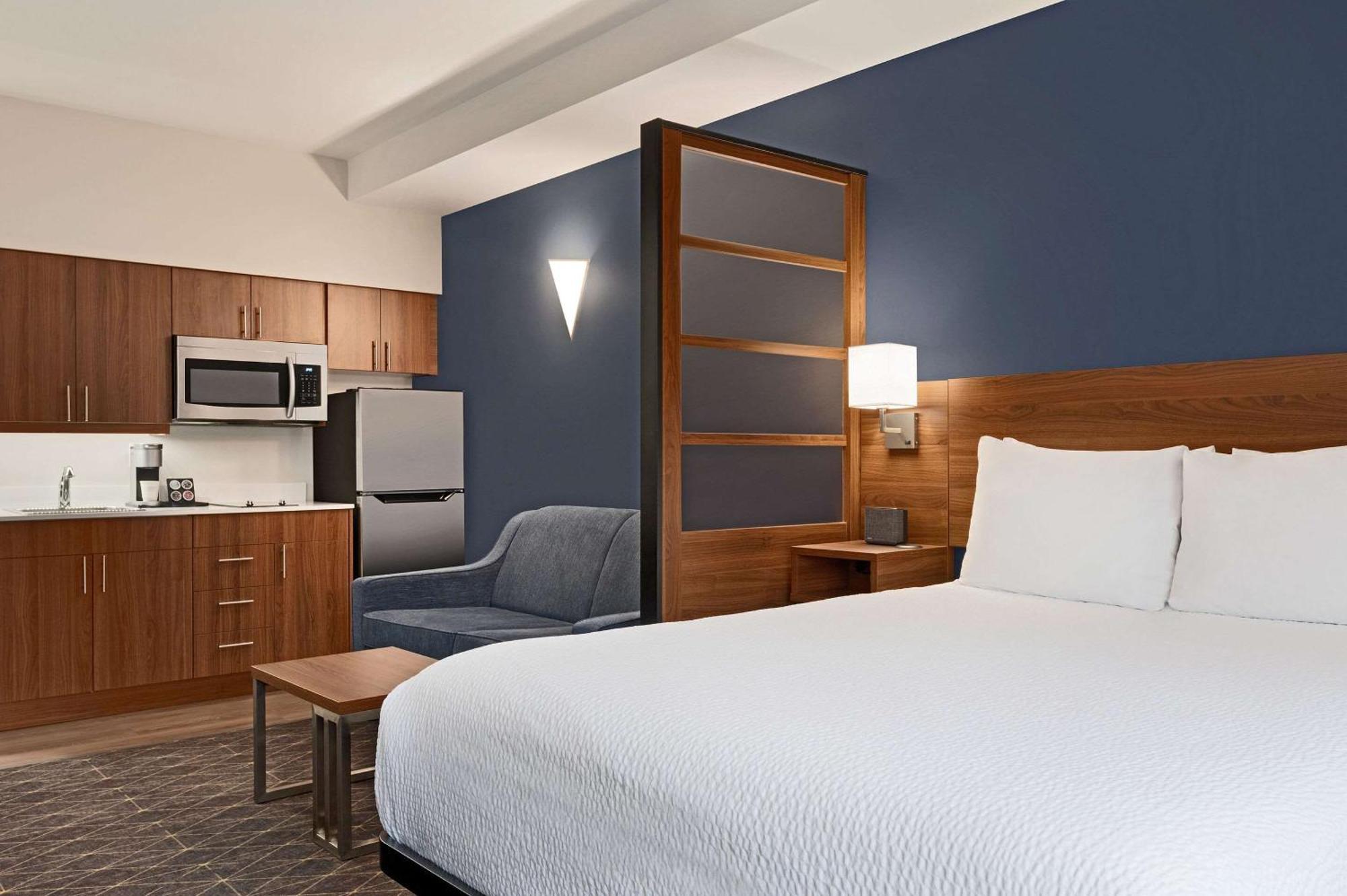 Park Inn By Radisson, Kelowna Kültér fotó