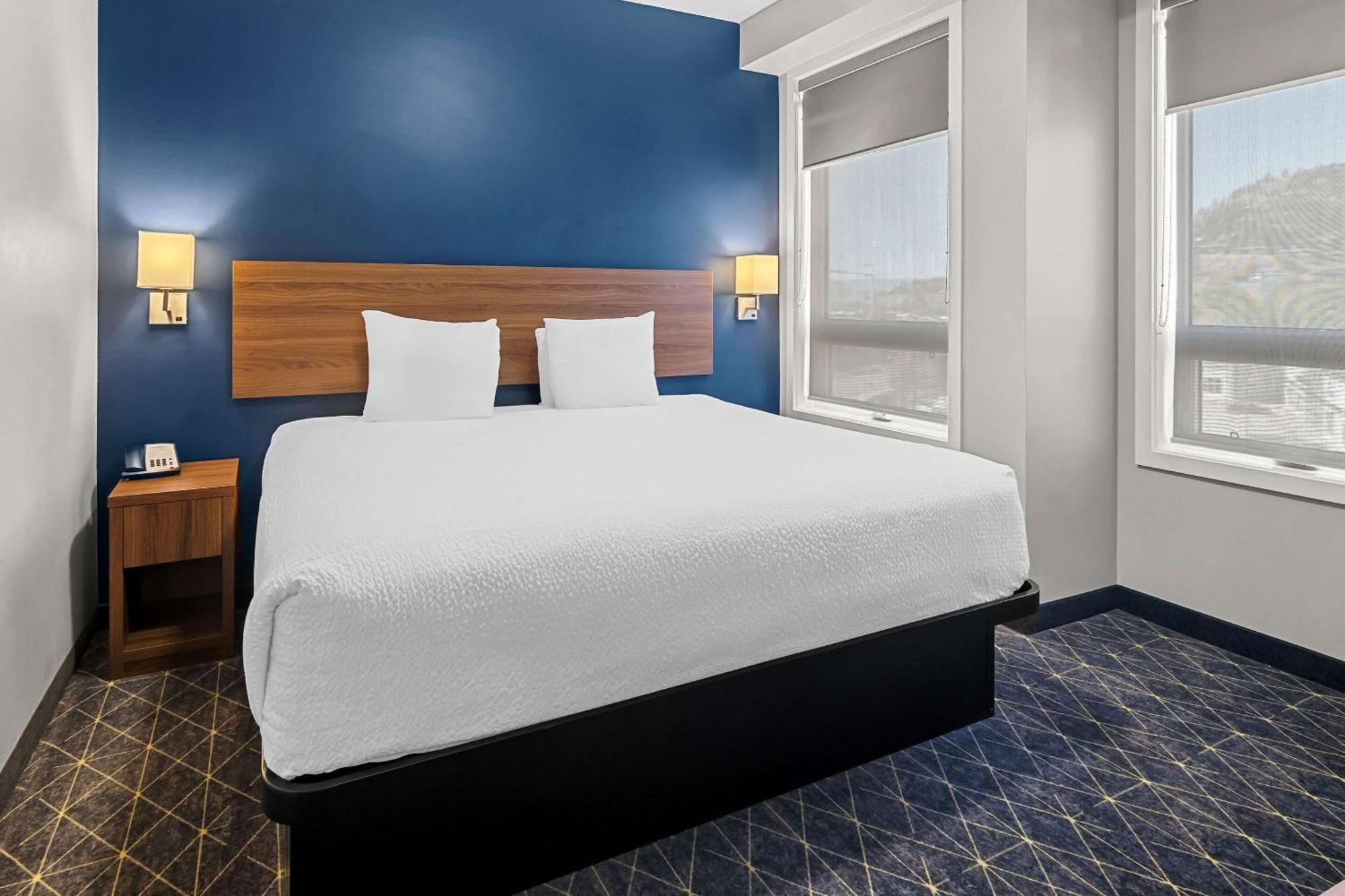 Park Inn By Radisson, Kelowna Kültér fotó