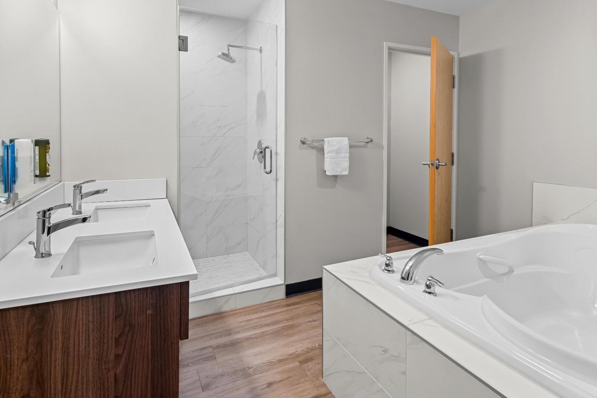 Park Inn By Radisson, Kelowna Kültér fotó